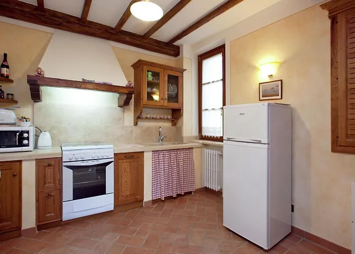 Belvilla By Oyo Casal Gheriglio Roseto 루치냐노