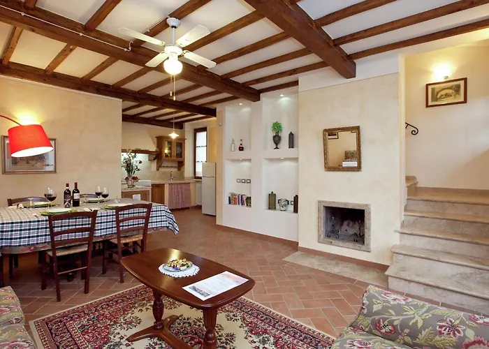 Belvilla By Oyo Casal Gheriglio Roseto 펜션 루치냐노